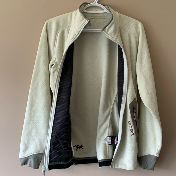 Arc’teryx Women’s Polartec Sweatshirt - Medium, white/beige - Picture 8 of 8